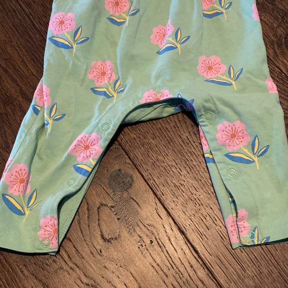 Tea Romper -Sz 3-6 months - Picture 3 of 5